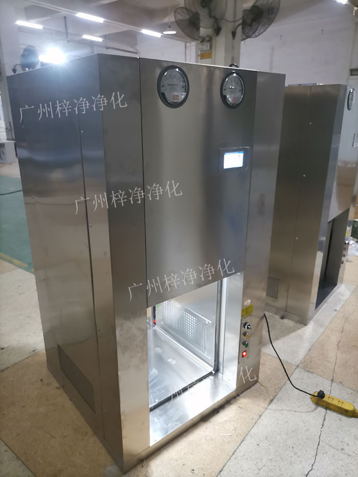 當傳遞窗與機器人連接時，機器人可以自動從傳遞窗中取出或放入物料，實現(xiàn)物料的自動傳遞。